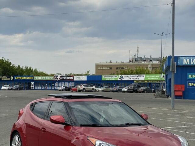 Красный Хендай Велостер, объемом двигателя 1.6 л и пробегом 1000 тыс. км за 10000 $, фото 6 на Automoto.ua