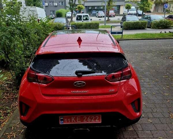 Красный Хендай Велостер, объемом двигателя 2 л и пробегом 136 тыс. км за 17500 $, фото 5 на Automoto.ua