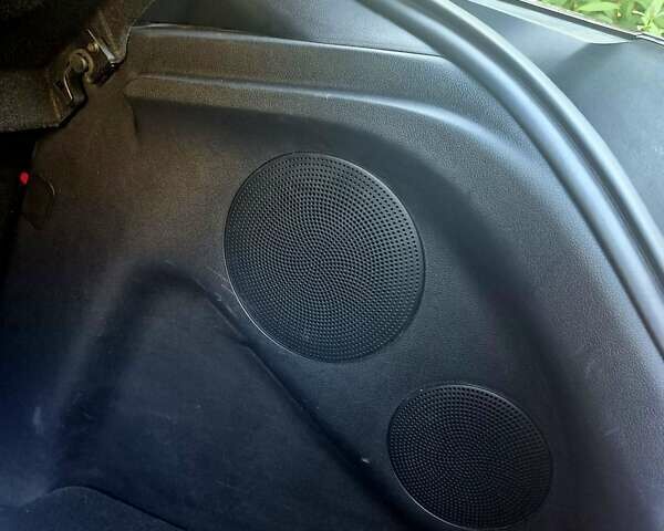 Красный Хендай Велостер, объемом двигателя 2 л и пробегом 136 тыс. км за 17500 $, фото 23 на Automoto.ua