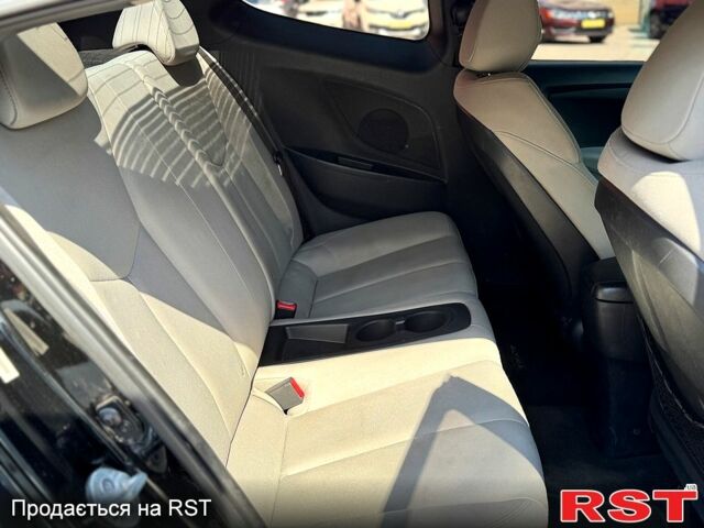 Хендай Велостер, объемом двигателя 1.6 л и пробегом 222 тыс. км за 6700 $, фото 5 на Automoto.ua