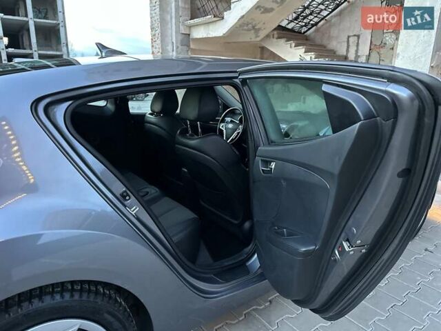 Сірий Хендай Велостер, об'ємом двигуна 1.6 л та пробігом 176 тис. км за 6999 $, фото 22 на Automoto.ua