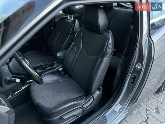 Сірий Хендай Велостер, об'ємом двигуна 1.6 л та пробігом 176 тис. км за 6999 $, фото 18 на Automoto.ua