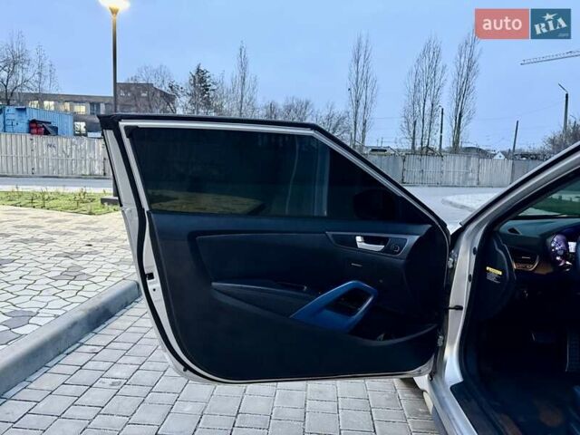 Сірий Хендай Велостер, об'ємом двигуна 1.6 л та пробігом 172 тис. км за 8999 $, фото 28 на Automoto.ua