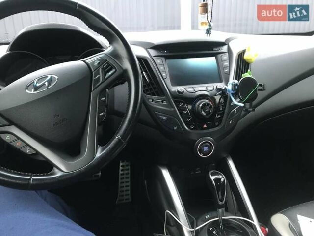 Серый Хендай Велостер, объемом двигателя 1.6 л и пробегом 125 тыс. км за 9600 $, фото 5 на Automoto.ua