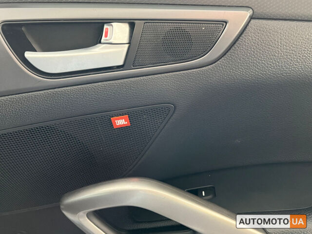 Серый Хендай Велостер, объемом двигателя 1.6 л и пробегом 120 тыс. км за 11500 $, фото 9 на Automoto.ua