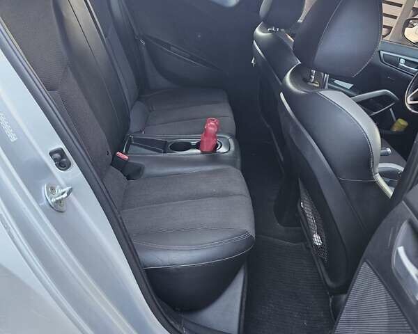 Серый Хендай Велостер, объемом двигателя 1.59 л и пробегом 69 тыс. км за 10850 $, фото 4 на Automoto.ua