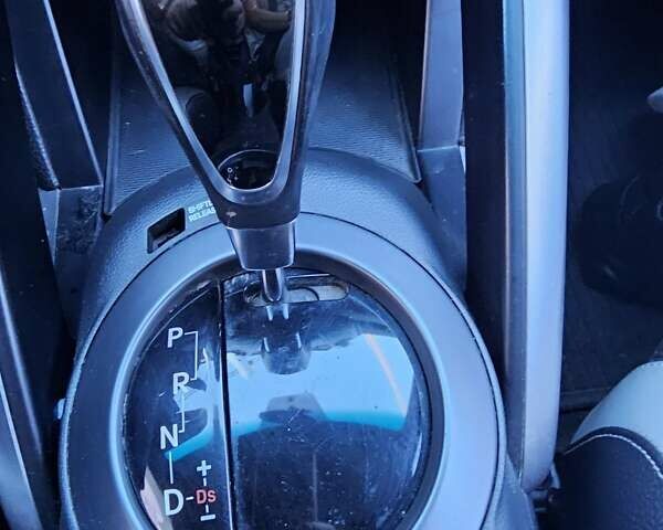 Серый Хендай Велостер, объемом двигателя 1.59 л и пробегом 69 тыс. км за 10850 $, фото 13 на Automoto.ua