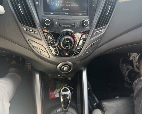 Серый Хендай Велостер, объемом двигателя 1.59 л и пробегом 120 тыс. км за 12000 $, фото 2 на Automoto.ua