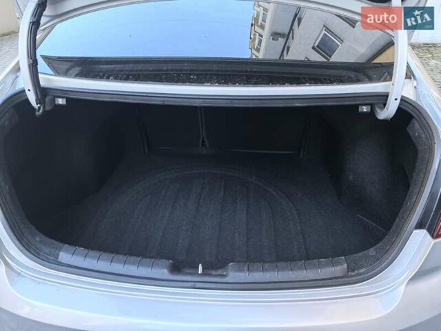 Серый Хендай Велостер, объемом двигателя 1.59 л и пробегом 230 тыс. км за 15500 $, фото 3 на Automoto.ua