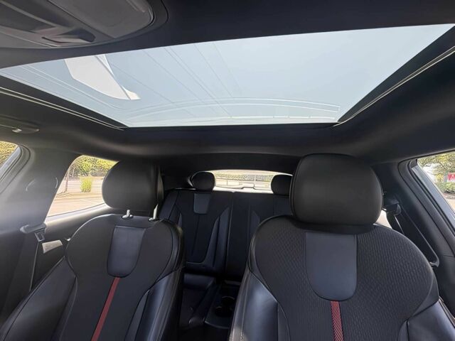 Сірий Хендай Велостер, об'ємом двигуна 1.6 л та пробігом 44 тис. км за 9000 $, фото 12 на Automoto.ua