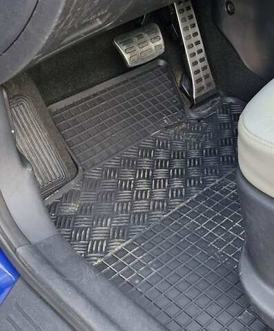 Хендай Велостер 2011 в Днепре (Днепропетровске) на Automoto.ua Синий Хендай Велостер, объемом двигателя 1.59 л и пробегом 205 тыс. км за 7500 $, фото 18 на Automoto.ua