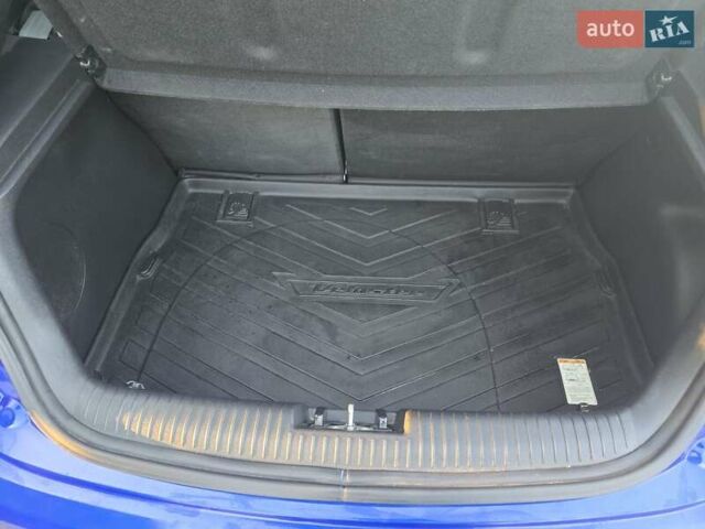 Синий Хендай Велостер, объемом двигателя 1.6 л и пробегом 120 тыс. км за 8700 $, фото 38 на Automoto.ua