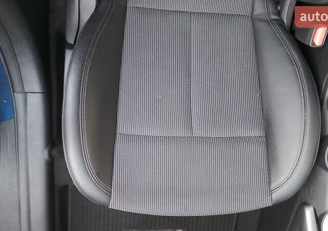 Синий Хендай Велостер, объемом двигателя 1.59 л и пробегом 205 тыс. км за 9000 $, фото 21 на Automoto.ua