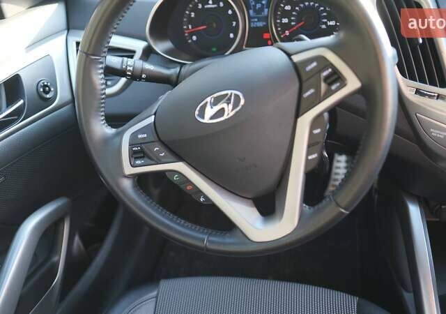 Синий Хендай Велостер, объемом двигателя 1.59 л и пробегом 205 тыс. км за 9000 $, фото 8 на Automoto.ua