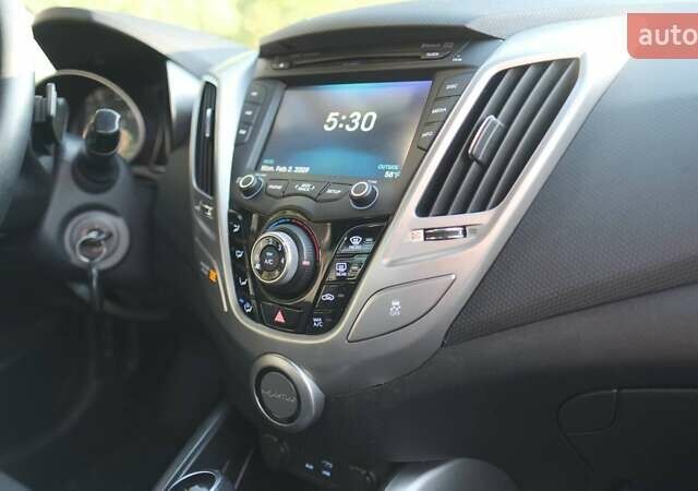 Синий Хендай Велостер, объемом двигателя 1.59 л и пробегом 205 тыс. км за 9000 $, фото 16 на Automoto.ua