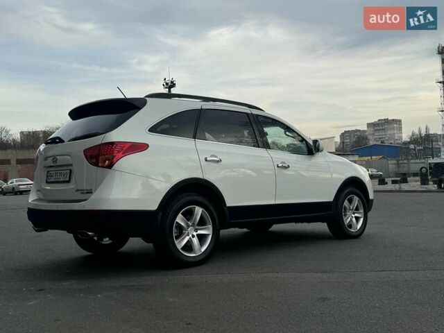 Білий Хендай Вєракруз, об'ємом двигуна 2.96 л та пробігом 217 тис. км за 10900 $, фото 101 на Automoto.ua