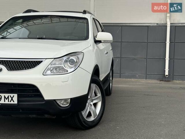 Білий Хендай Вєракруз, об'ємом двигуна 2.96 л та пробігом 217 тис. км за 10900 $, фото 19 на Automoto.ua