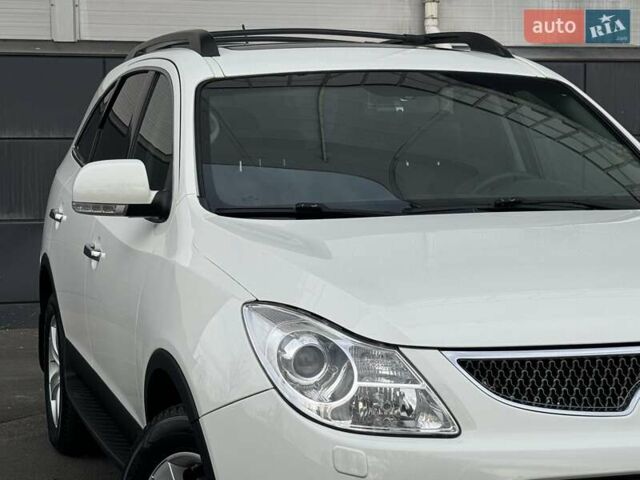 Білий Хендай Вєракруз, об'ємом двигуна 2.96 л та пробігом 217 тис. км за 10900 $, фото 43 на Automoto.ua