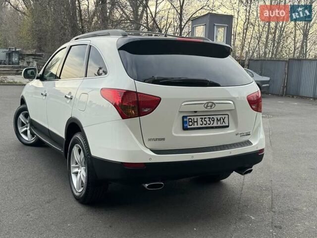 Білий Хендай Вєракруз, об'ємом двигуна 2.96 л та пробігом 217 тис. км за 10900 $, фото 53 на Automoto.ua