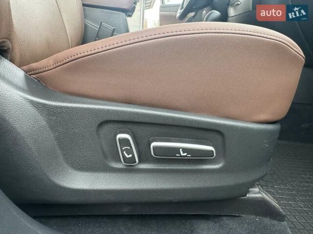 Білий Хендай Вєракруз, об'ємом двигуна 2.96 л та пробігом 217 тис. км за 10900 $, фото 71 на Automoto.ua