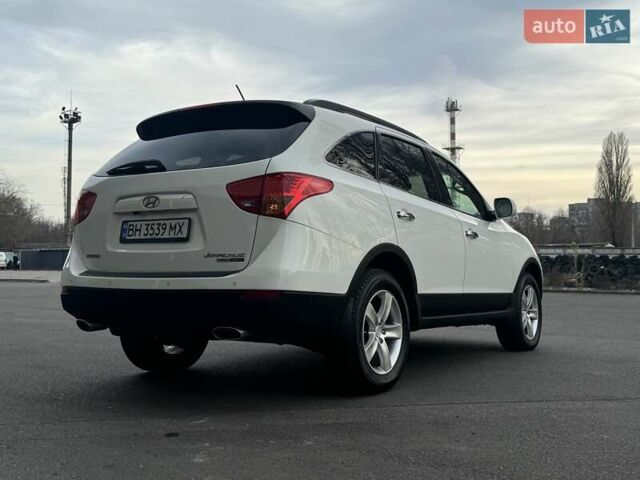 Білий Хендай Вєракруз, об'ємом двигуна 2.96 л та пробігом 217 тис. км за 10900 $, фото 104 на Automoto.ua