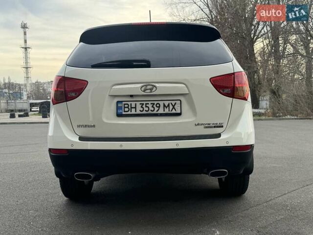 Білий Хендай Вєракруз, об'ємом двигуна 2.96 л та пробігом 217 тис. км за 10900 $, фото 111 на Automoto.ua