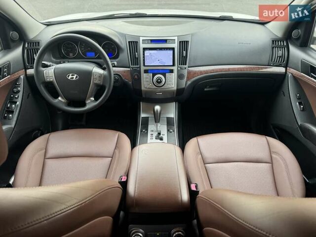 Білий Хендай Вєракруз, об'ємом двигуна 2.96 л та пробігом 217 тис. км за 10900 $, фото 1 на Automoto.ua