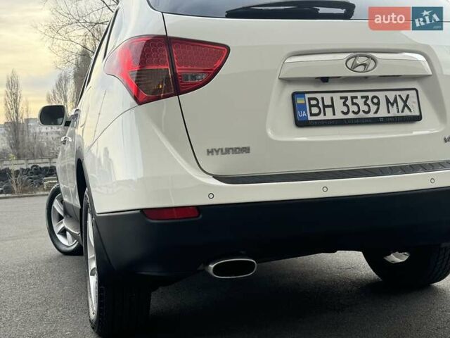 Білий Хендай Вєракруз, об'ємом двигуна 2.96 л та пробігом 217 тис. км за 10900 $, фото 54 на Automoto.ua