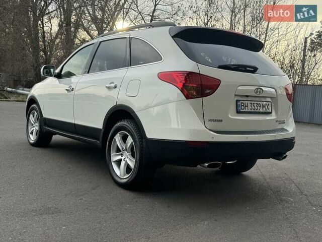 Білий Хендай Вєракруз, об'ємом двигуна 2.96 л та пробігом 217 тис. км за 10900 $, фото 113 на Automoto.ua