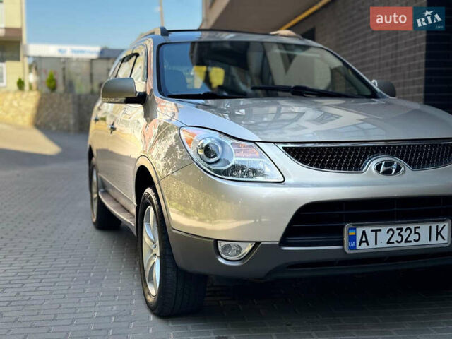 Бежевый Хендай Веракруз, объемом двигателя 3.8 л и пробегом 327 тыс. км за 7700 $, фото 4 на Automoto.ua