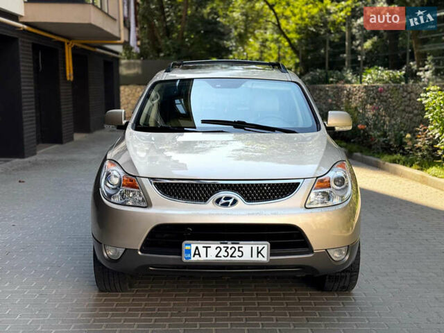 Бежевый Хендай Веракруз, объемом двигателя 3.8 л и пробегом 327 тыс. км за 7700 $, фото 2 на Automoto.ua