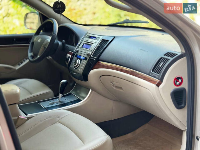 Бежевый Хендай Веракруз, объемом двигателя 3.8 л и пробегом 327 тыс. км за 7700 $, фото 11 на Automoto.ua