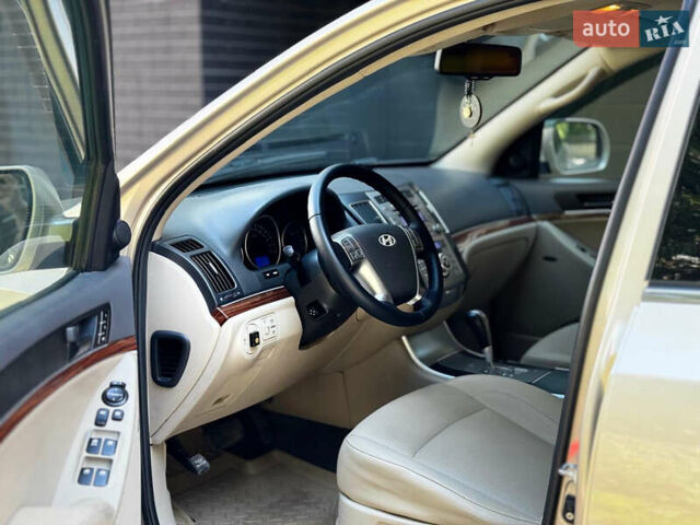 Бежевый Хендай Веракруз, объемом двигателя 3.8 л и пробегом 327 тыс. км за 7700 $, фото 10 на Automoto.ua