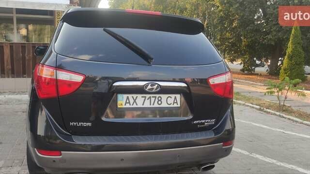 Черный Хендай Веракруз, объемом двигателя 3.8 л и пробегом 260 тыс. км за 8900 $, фото 6 на Automoto.ua