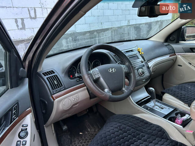 Черный Хендай Веракруз, объемом двигателя 3 л и пробегом 350 тыс. км за 8999 $, фото 7 на Automoto.ua