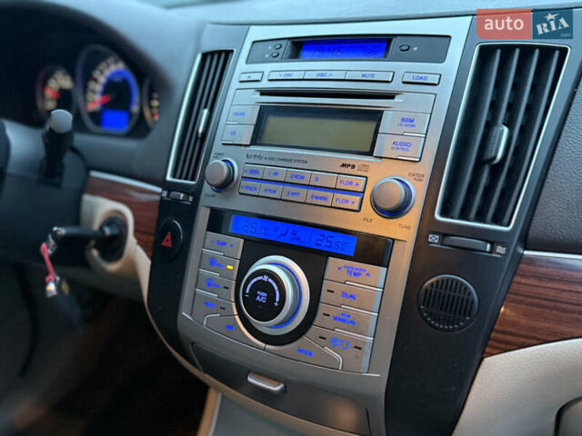 Черный Хендай Веракруз, объемом двигателя 3.8 л и пробегом 199 тыс. км за 7700 $, фото 16 на Automoto.ua