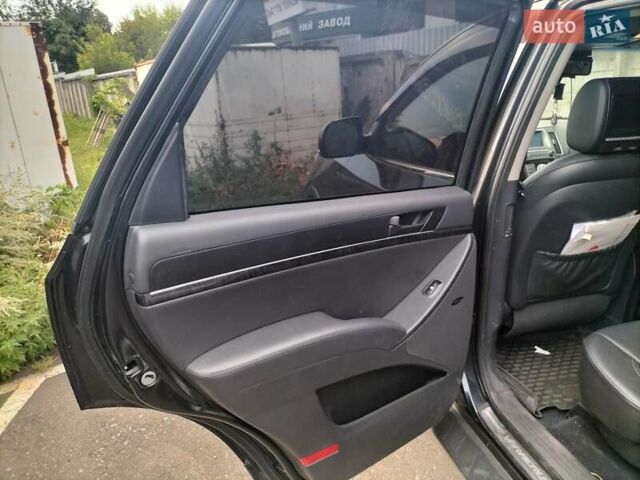 Черный Хендай Веракруз, объемом двигателя 3 л и пробегом 130 тыс. км за 14000 $, фото 3 на Automoto.ua