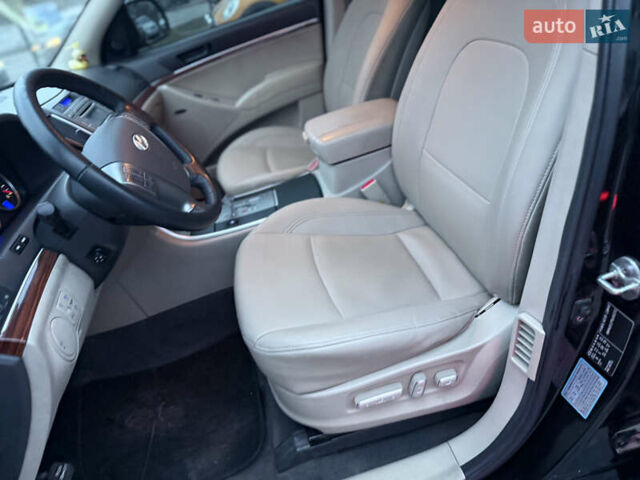 Черный Хендай Веракруз, объемом двигателя 3.8 л и пробегом 199 тыс. км за 7700 $, фото 13 на Automoto.ua