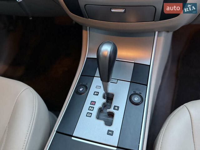 Черный Хендай Веракруз, объемом двигателя 3.8 л и пробегом 199 тыс. км за 7700 $, фото 15 на Automoto.ua