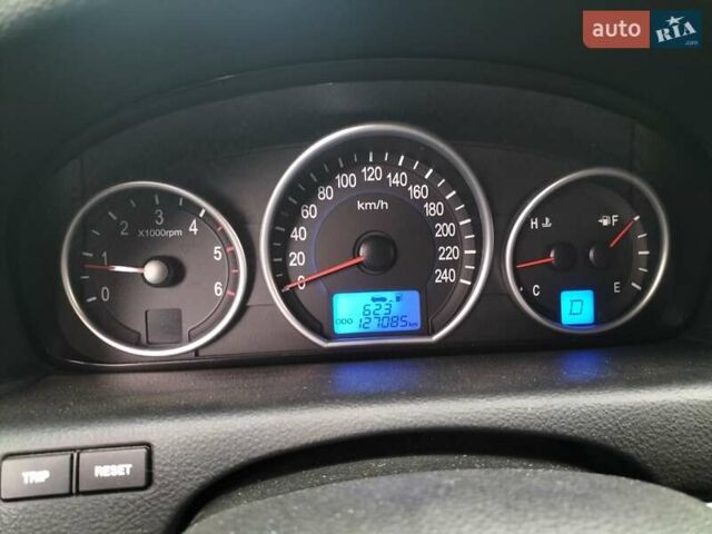 Черный Хендай Веракруз, объемом двигателя 3 л и пробегом 130 тыс. км за 14000 $, фото 1 на Automoto.ua