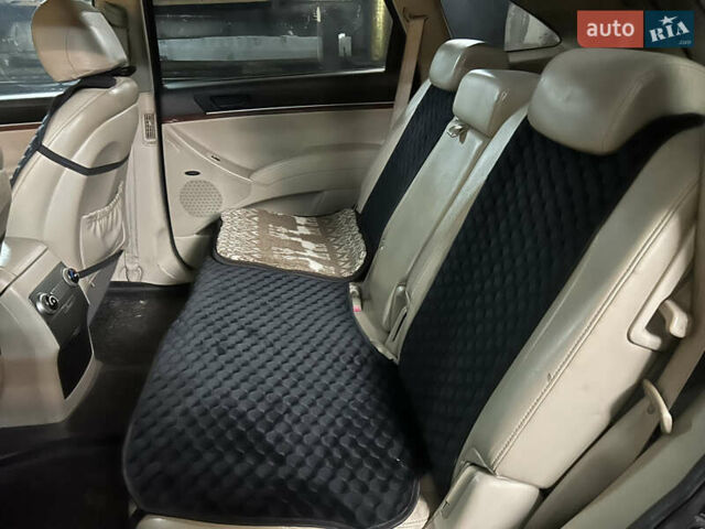 Черный Хендай Веракруз, объемом двигателя 3 л и пробегом 350 тыс. км за 8999 $, фото 13 на Automoto.ua