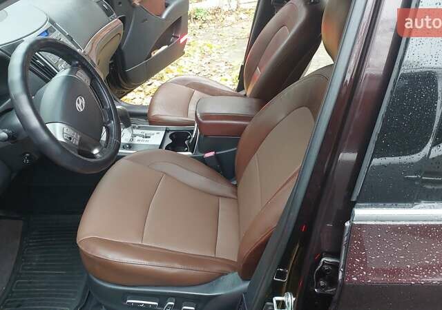 Коричневый Хендай Веракруз, объемом двигателя 3 л и пробегом 359 тыс. км за 9950 $, фото 9 на Automoto.ua