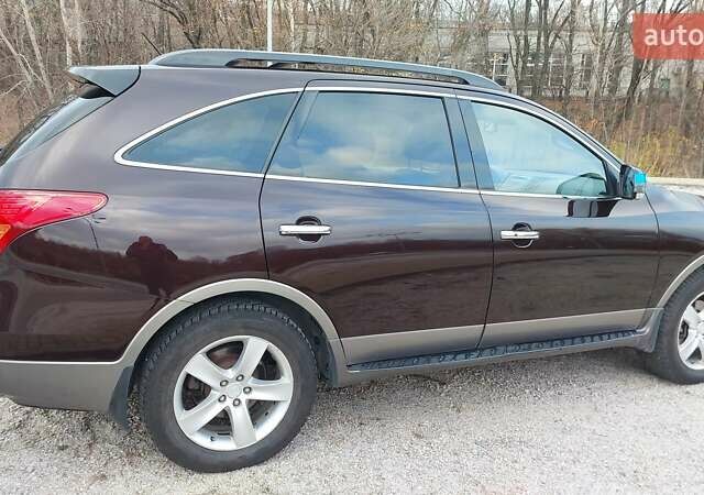 Коричневый Хендай Веракруз, объемом двигателя 3 л и пробегом 359 тыс. км за 9950 $, фото 5 на Automoto.ua