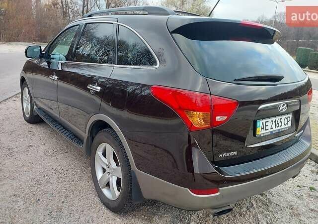 Коричневый Хендай Веракруз, объемом двигателя 3 л и пробегом 359 тыс. км за 9950 $, фото 2 на Automoto.ua