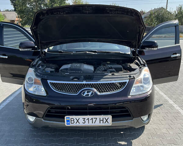 Червоний Хендай Вєракруз, об'ємом двигуна 2.96 л та пробігом 370 тис. км за 10400 $, фото 14 на Automoto.ua