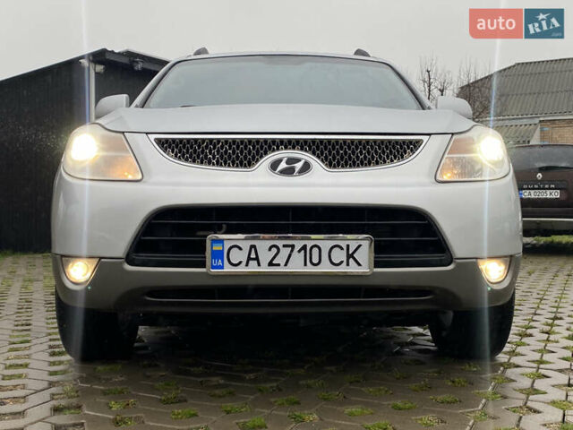 Сірий Хендай Вєракруз, об'ємом двигуна 3.8 л та пробігом 237 тис. км за 11700 $, фото 6 на Automoto.ua