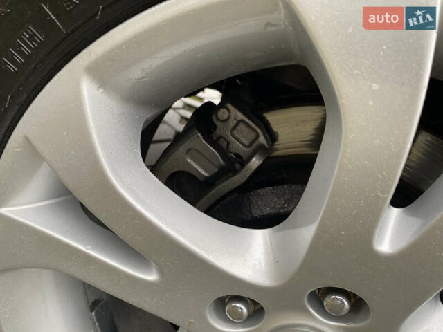 Сірий Хендай Вєракруз, об'ємом двигуна 3.8 л та пробігом 237 тис. км за 11700 $, фото 33 на Automoto.ua