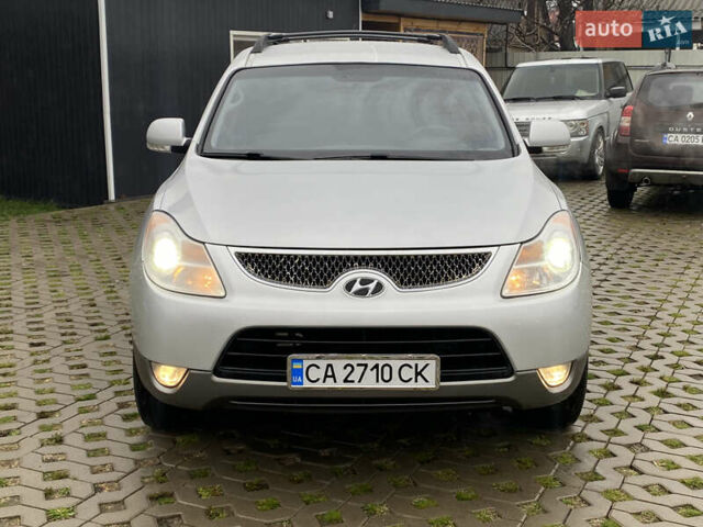 Сірий Хендай Вєракруз, об'ємом двигуна 3.8 л та пробігом 237 тис. км за 11700 $, фото 3 на Automoto.ua
