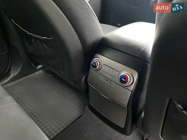 Сірий Хендай Вєракруз, об'ємом двигуна 3.8 л та пробігом 237 тис. км за 11700 $, фото 29 на Automoto.ua