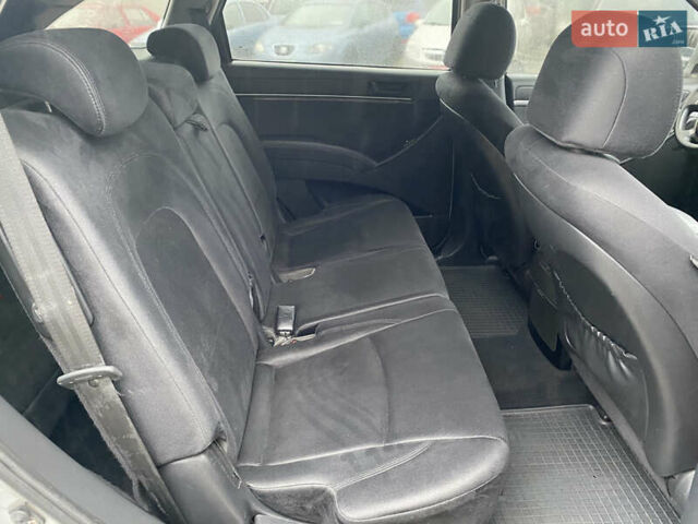 Сірий Хендай Вєракруз, об'ємом двигуна 3.8 л та пробігом 237 тис. км за 11700 $, фото 24 на Automoto.ua